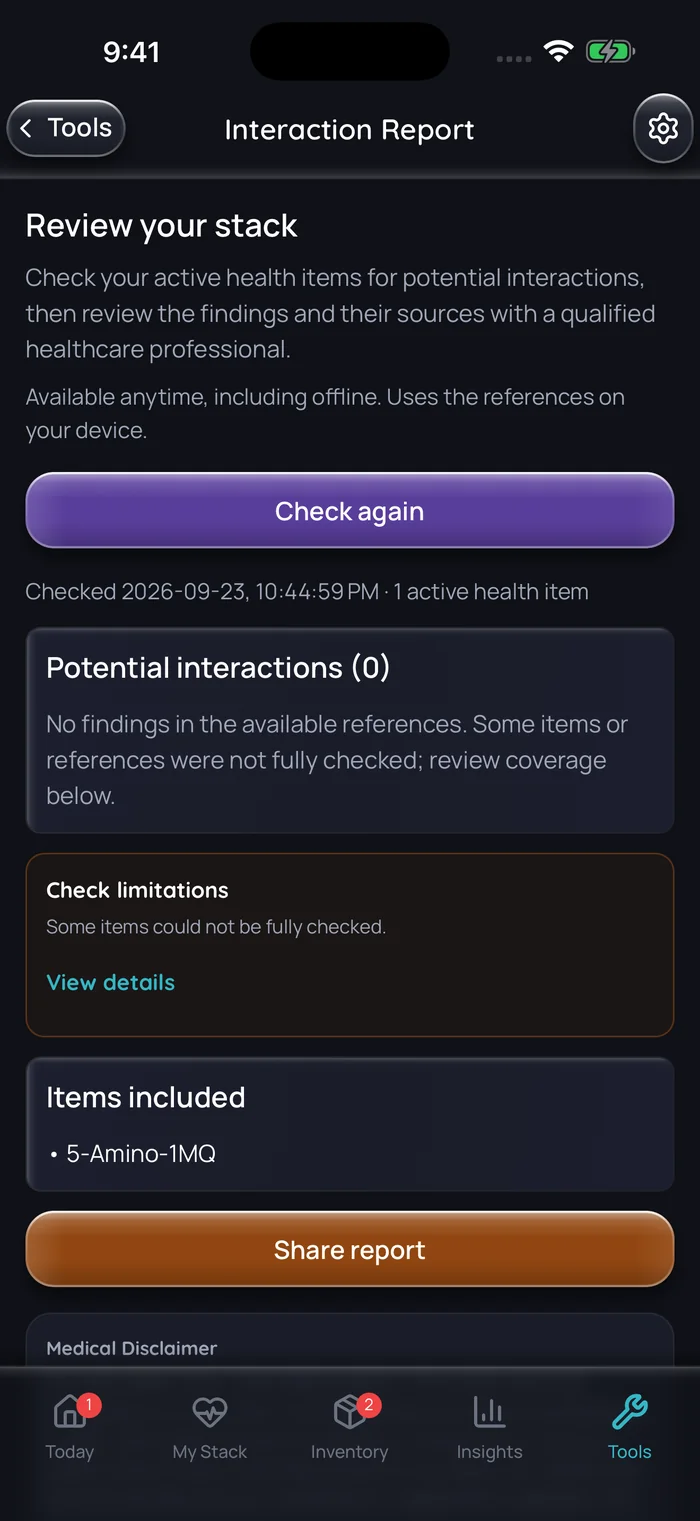 Capture de l’app Doserly (interface en anglais), données d’exemple : rapport d’interactions pour une combinaison avec un seul élément actif, le 5-Amino-1MQ, sans résultat dans les références disponibles et avec une note indiquant que certains éléments n’ont pas pu être entièrement vérifiés.