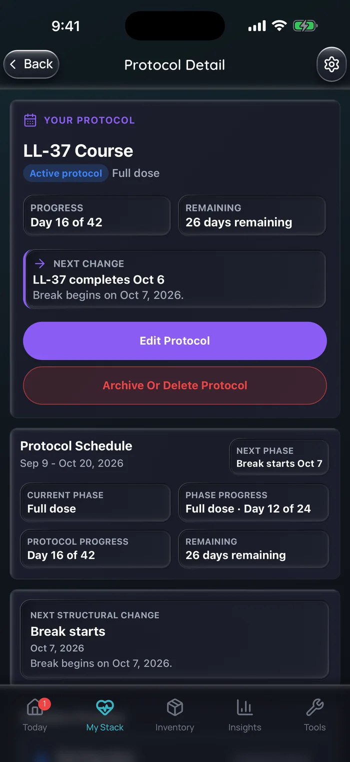 Capture de l’app Doserly (interface en anglais), données d’exemple : détail du protocole pour une cure d’exemple de LL-37 de 42 jours au jour 16, durant la phase de pleine dose, avec 26 jours restants et une pause commençant le 7 octobre.