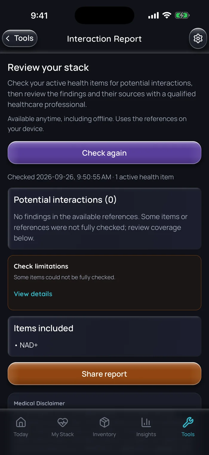 Capture de l’app Doserly (interface en anglais), données d’exemple : rapport d’interactions pour une combinaison comptant un seul élément actif, le NAD+, sans interaction potentielle trouvée dans les références disponibles, avec une note indiquant que certains éléments n’ont pas pu être entièrement vérifiés et un bouton pour partager le rapport.