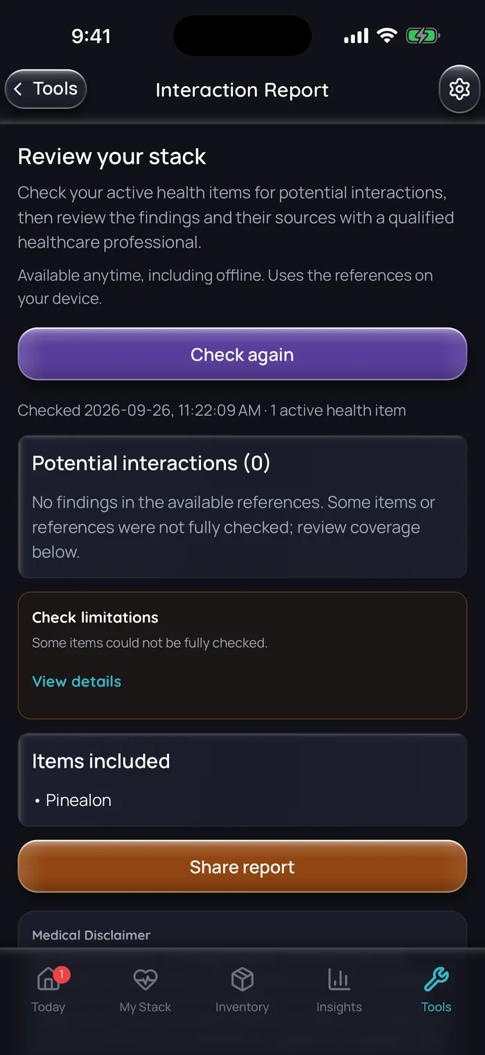 Capture de l’app Doserly (interface en anglais) : rapport d’interactions pour une combinaison comprenant un seul élément actif, le Pinealon, qui n’indique aucun résultat dans les références disponibles et précise que certains éléments n’ont pas pu être entièrement vérifiés.