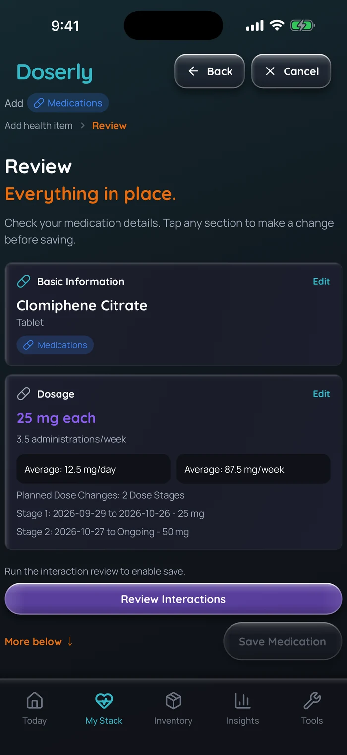 Écran de révision de Doserly pour un exemple de comprimé de citrate de clomifène : 25 mg par prise, 3,5 doses par semaine, moyenne de 87,5 mg par semaine, avec deux étapes de dose prévues, 25 mg du 29 septembre au 26 octobre 2026 et 50 mg à partir du 27 octobre 2026, données d’exemple, écran affiché en anglais.