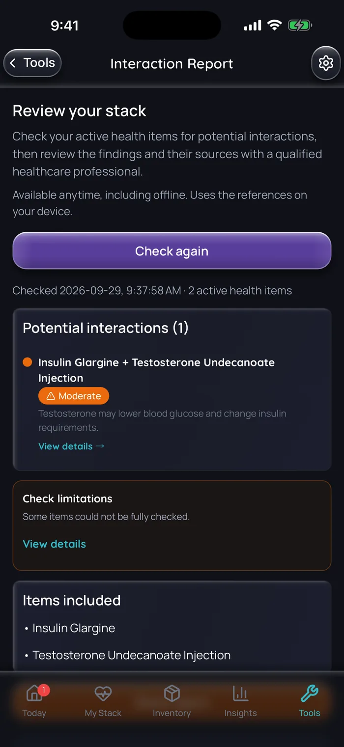 Rapport d’interactions de Doserly (interface en anglais) pour deux éléments d’exemple, l’undécanoate de testostérone injectable et l’insuline glargine, qui signale une interaction modérée : la testostérone peut abaisser la glycémie et modifier les besoins en insuline. Une note indique que certains éléments n’ont pas pu être entièrement vérifiés.
