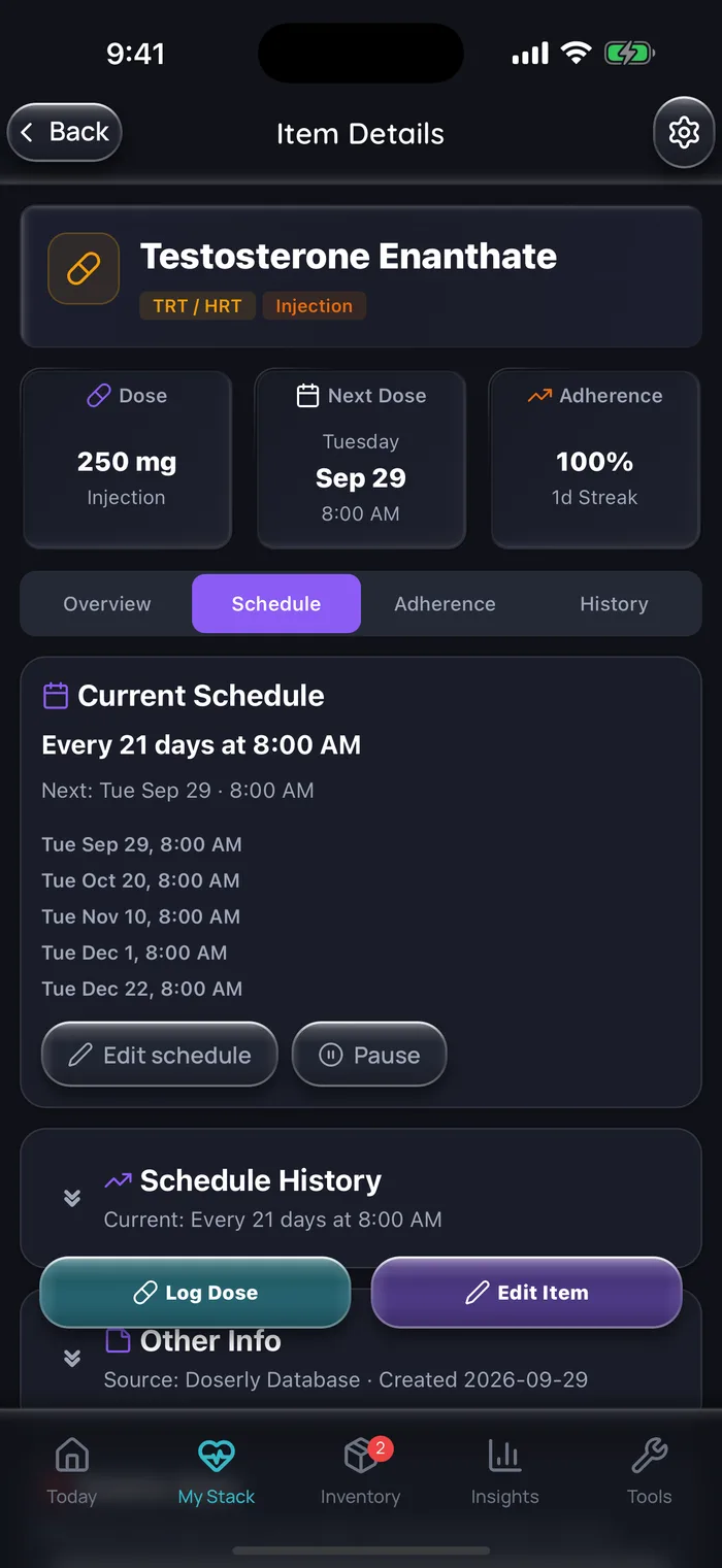 Capture de l’app Doserly (interface en anglais) : horaire d’un exemple de produit d’énanthate de testostérone injectable, 250 mg tous les 21 jours à 8 h, avec les prochaines dates indiquées (29 sept., 20 oct., 10 nov., 1er déc. et 22 déc. 2026), données d’exemple.